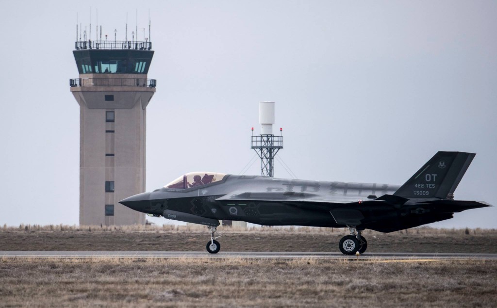F-35A 10-5009 taxis in at Mountain Home (U.S. Air Force photo by Senior Airman Jeremy L. Mosier/Released)