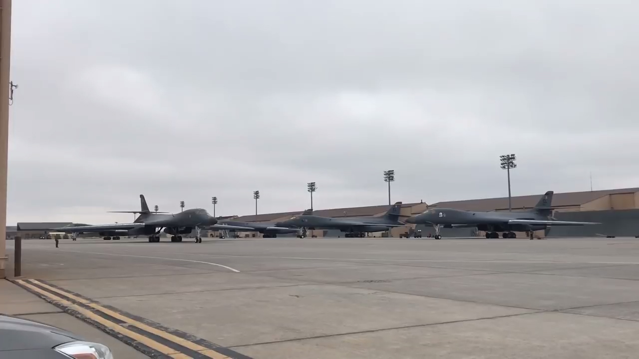 VIDEO B1B Lancers Departing Ellsworth AFB (2018) Military Aviation